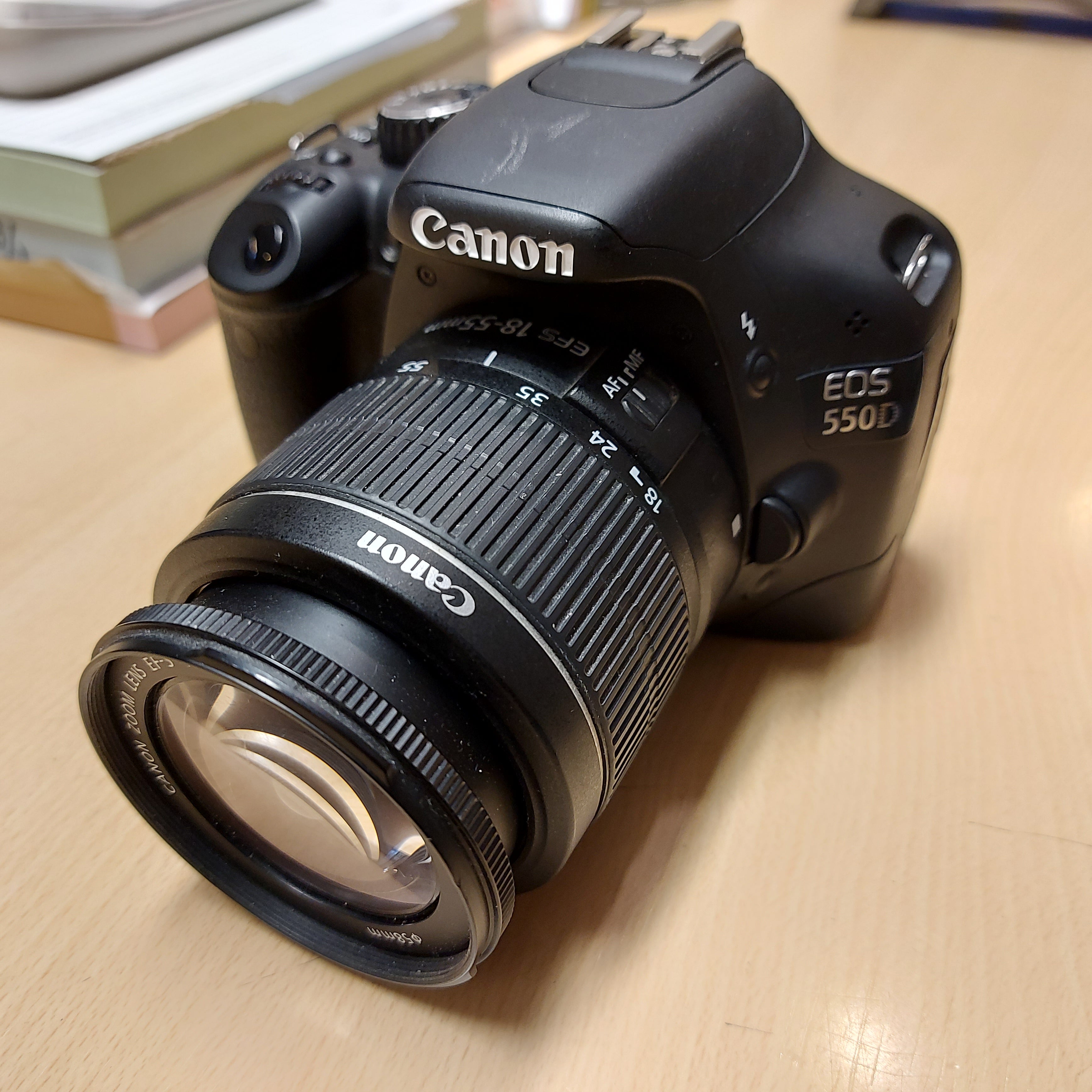Canon EOS 550d 18-55mm - Main Image