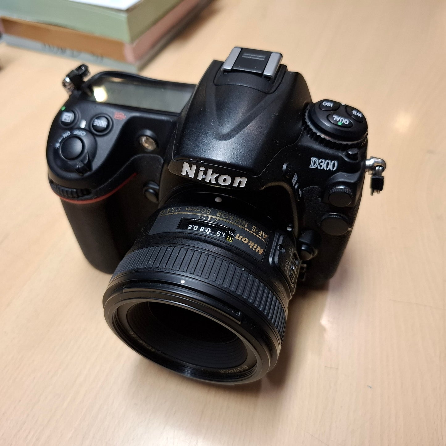 Nikon D300 + 50mm f/1.8 AF-S Prime