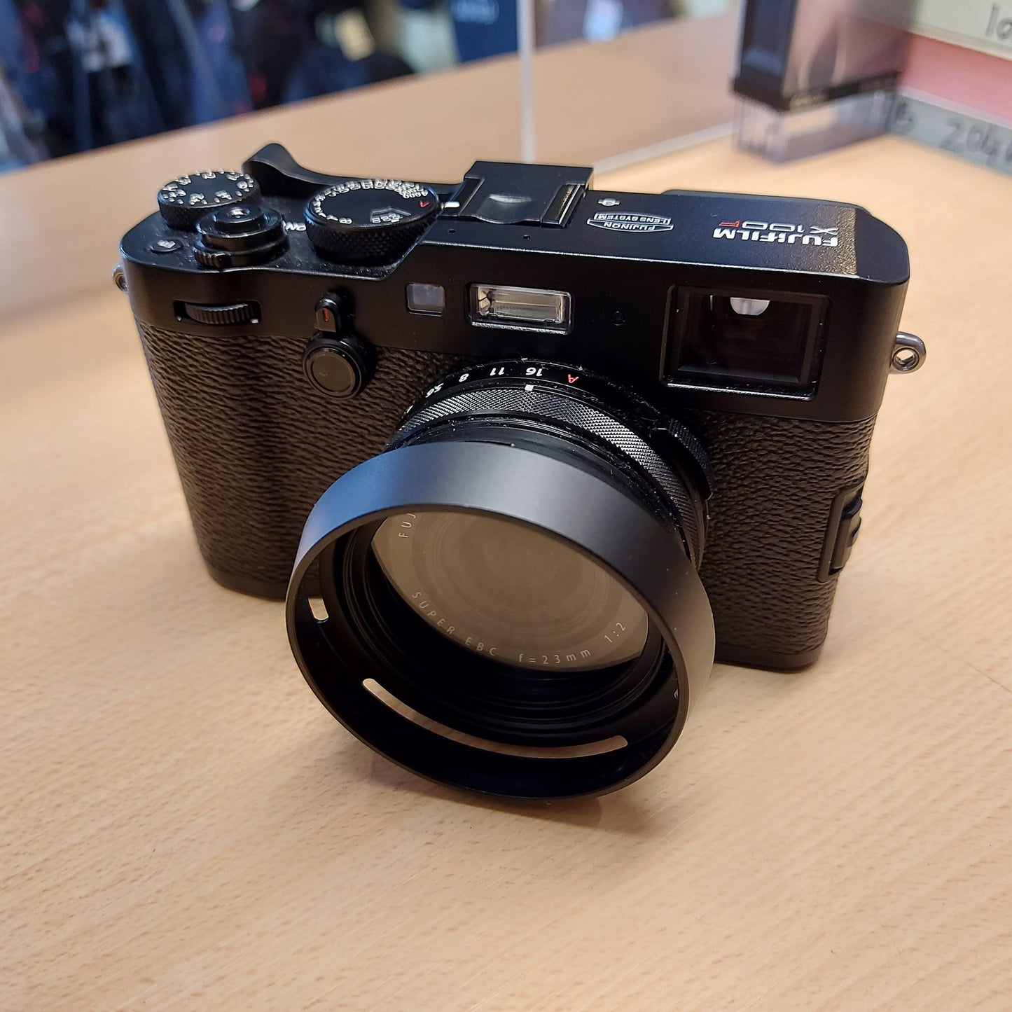 Fuji FIlm - XF100