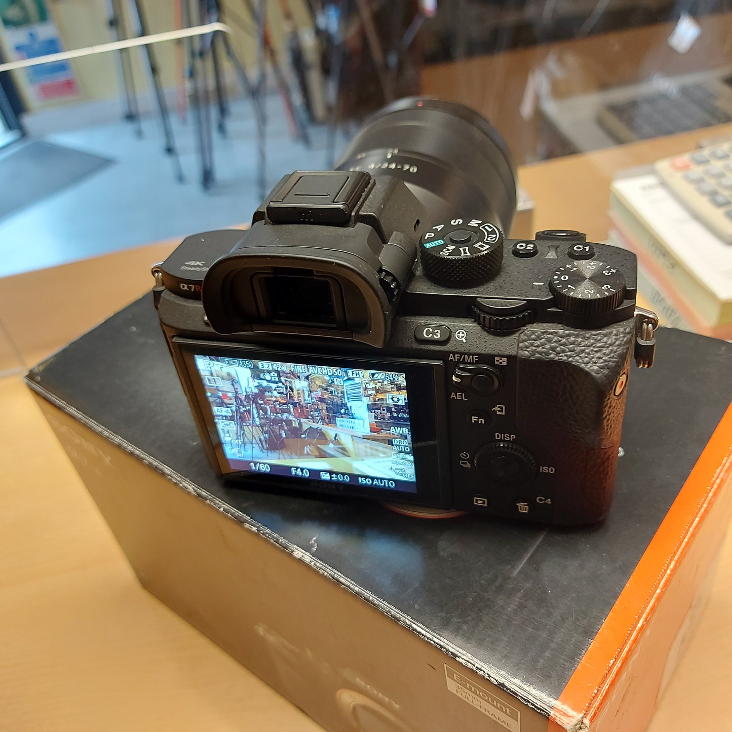 Sony A7R Mk-II + FE 24-70mm f4 Carl Zeiss T* Vario Tessar ZA OSS