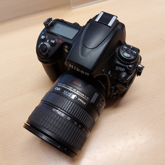 Nikon d700 + 24-120mm AF-S G ED VR