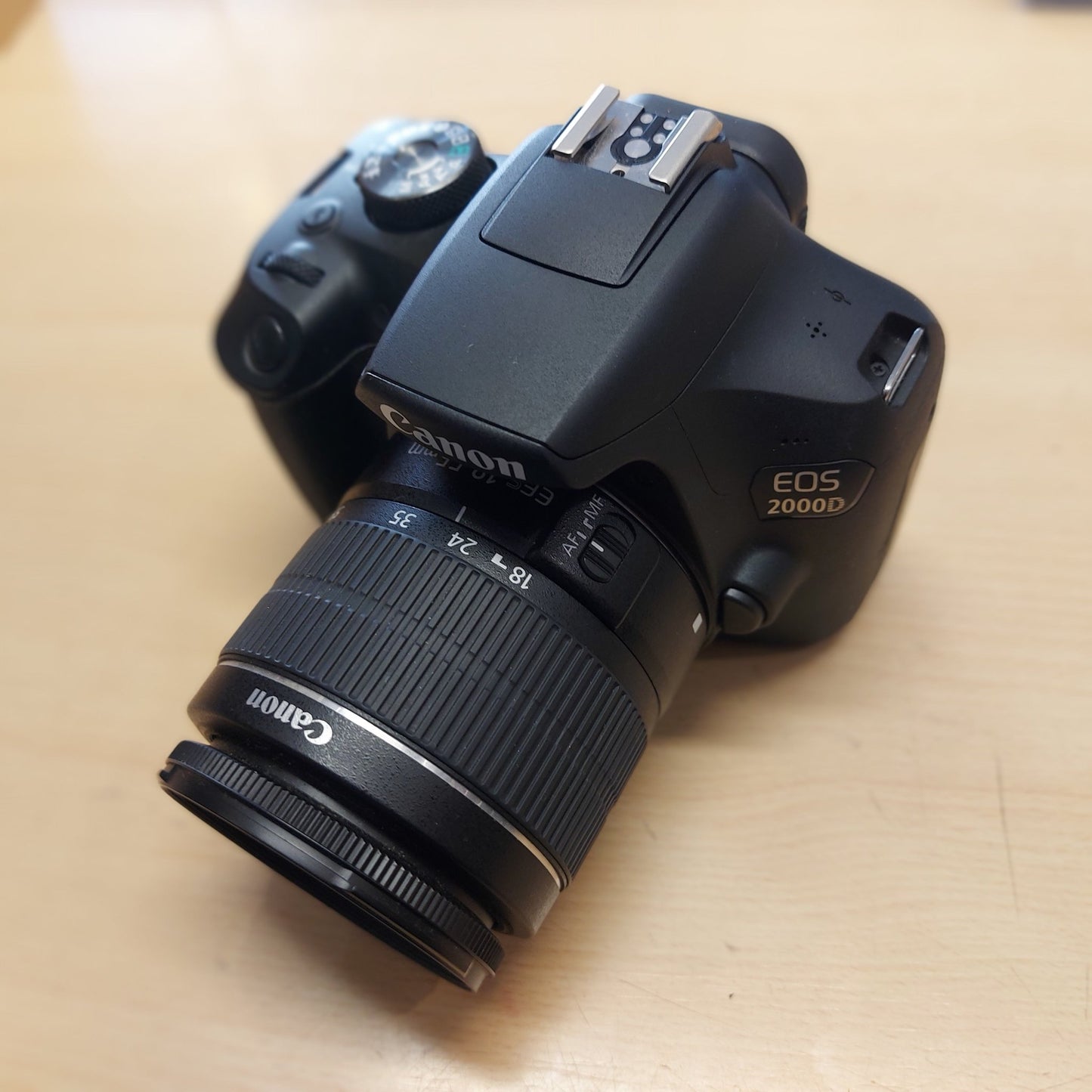 Canon EOS 2000d + 18-55mm EF-S