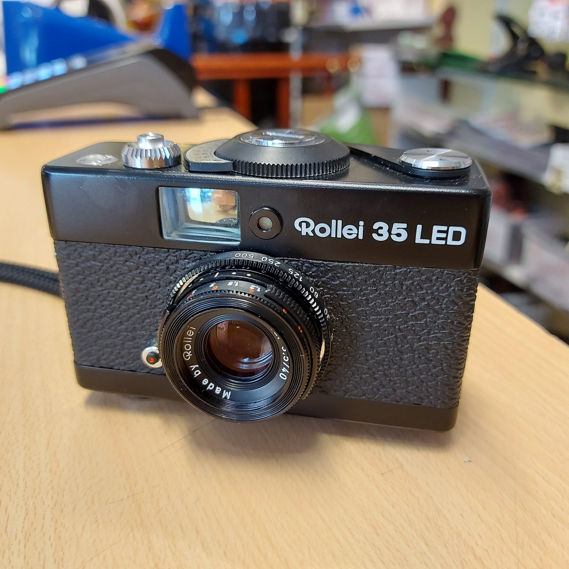 Rollei B35 Sample Photo Rollei 35 Photos Rollei 35 Singapore Black