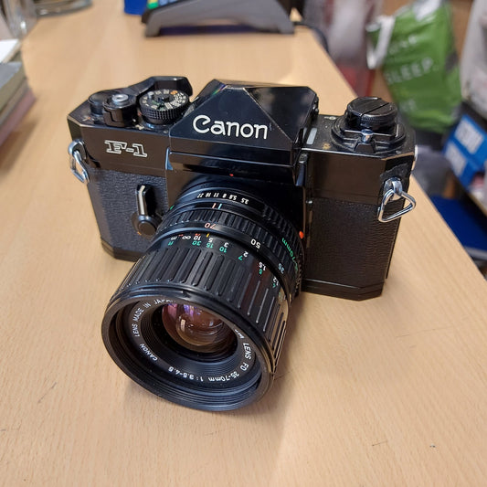 Canon F-1 + FD 35-70mm