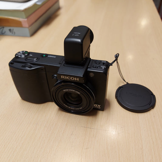 Ricoh GX-200 + VF-1 Viewfinder