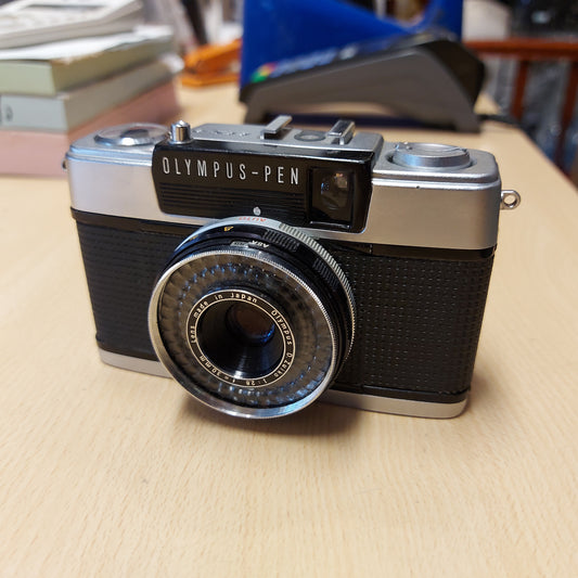 Olympus PEN EES-2 half Frame - 30mm f/2.8 Zuiko