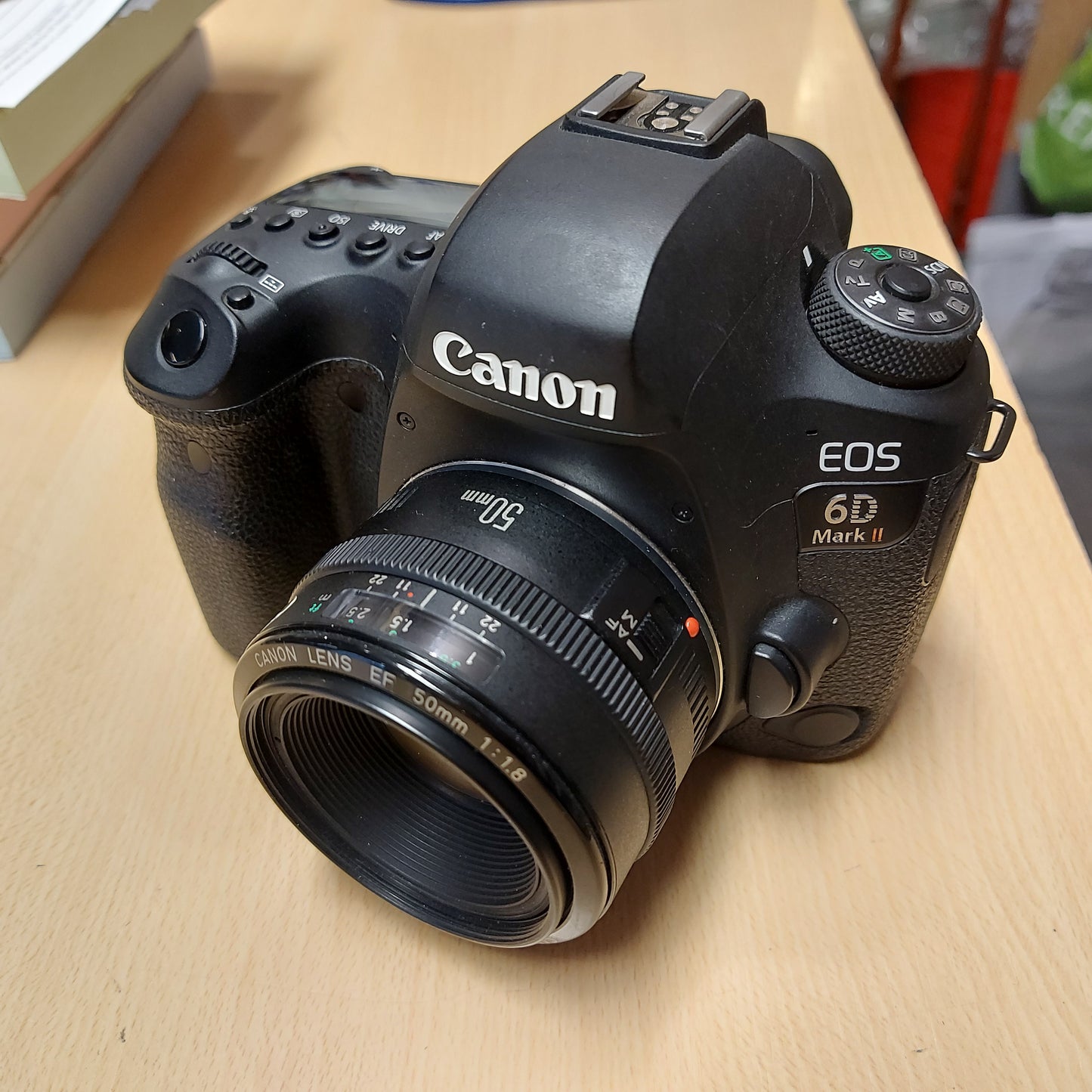 Canon EOS 6d Mark II + EF 50mm f/1.8