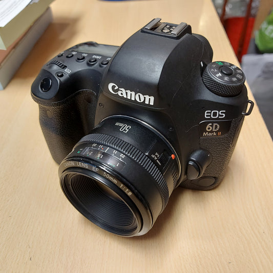 Canon EOS 6d Mark II + EF 50mm f/1.8