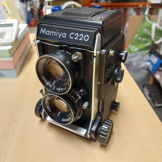 Mamiya C220f + 80mm f2.8