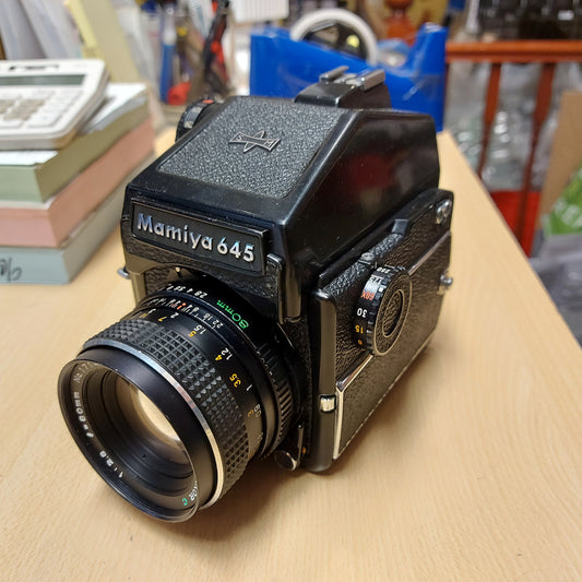 Mamiya 645 + 80mm f2.8 + Prism Head