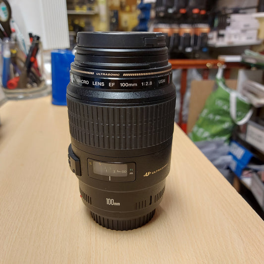Canon 100mm f2.8 EF USM Macro Lens