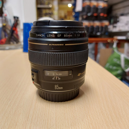 Canon 85mm f1.8 EF Portrait Lens