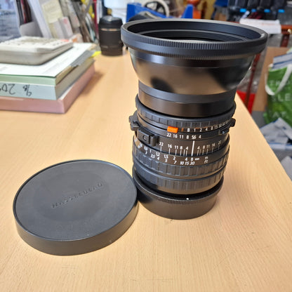 Hasselblad 40mm f/4 Carl IF ZEISS T* Distagon